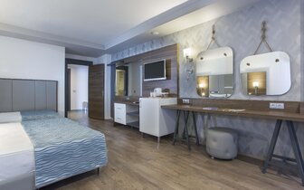 Eftalia Ocean Hotel - izba - letecký zájazd CK Turancar - Turecko, Türkler