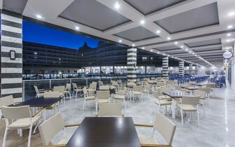 Eftalia Ocean Hotel - terasa - letecký zájazd CK Turancar - Turecko, Türkler