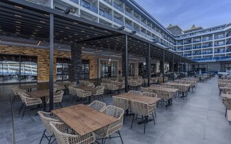 Eftalia Blue - terasa - letecký zájazd CK Turancar - Turecko, Türkler