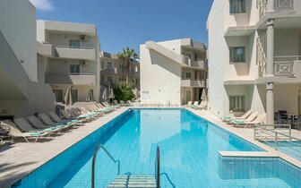 Summer Beach - bazén - letecký zájazd CK Turancar - Kréta, Georgioupoli