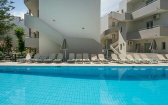 Summer Beach - bazén - letecký zájazd CK Turancar - Kréta, Georgioupoli