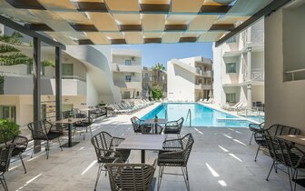 Summer Beach - snack bar pri bazéne - letecký zájazd CK Turancar - Kréta, Georgioupoli