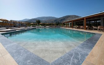Summer Beach - bazén sesterského hotela Mare Garden - letecký zájazd CK Turancar - Kréta, Georgioupoli
