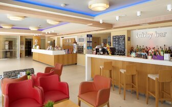Karlovo - lobby bar - letecký a autobusový zájazd CK Turancar - Bulharsko, Slnečné pobrežie Karlovo - lobby bar - letecký a autobusový zájazd CK Turancar - Bulharsko, Slnečné pobrežie