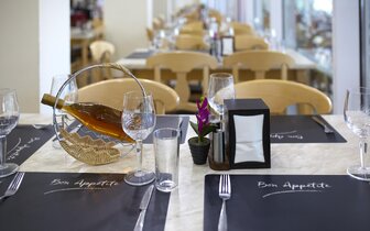 Grand hotel Nirvana - reštaurácia - letecký a autobusový zájazd CK Turancar - Bulharsko, Slnečné Pobrežie