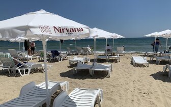 Grand hotel Nirvana - pláž - letecký a autobusový zájazd CK Turancar - Bulharsko, Slnečné Pobrežie