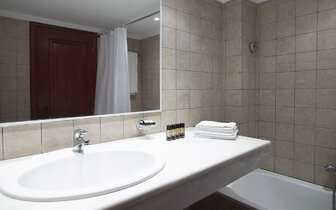 Hotel Mitsis La Vita - kúpelňa - letecký zájazd CK Turancar - Rodos, Rodos