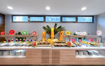 Orfeus Queen Spa Hotel - bufetové stoly - letecký zájazd CK Turancar - Turecko, Colakli Orfeus Queen Spa Hotel - bufetové stoly - letecký zájazd CK Turancar - Turecko, Colakli