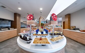 Orfeus Queen Spa Hotel - bufetové stoly - letecký zájazd CK Turancar - Turecko, Colakli Orfeus Queen Spa Hotel - bufetové stoly - letecký zájazd CK Turancar - Turecko, Colakli