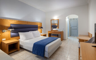 Hotel Lydia Maris Resort - dvojlôžková izba s výhľadom na bazén - letecký zájazd CK Turancar - Kolymbia, Rodos