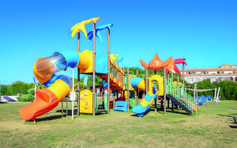 Hotel Mimose Beach Village - ihrisko - letecký zájazd CK Turancar - Sardínia, Badesi