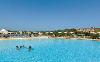 Hotel Mimose Beach Village - bazén - letecký zájazd CK Turancar - Sardínia, Badesi