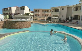 Hotel Mimose Beach Village - bazén - letecký zájazd CK Turancar - Sardínia, Badesi