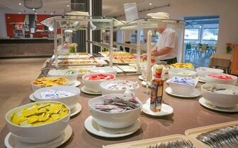 Hotel Mimose Beach Village - reštaurácia - letecký zájazd CK Turancar - Sardínia, Badesi