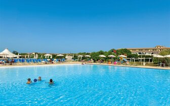 Hotel Mimose Beach Village - bazen - letecký zájazd CK Turancar - Taliansko - Sardínia