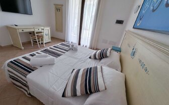 Hotel Mimose Beach Village - izba - letecký zájazd CK Turancar - Taliansko - Sardínia