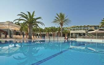 Hotel Kipriotis Hippocrates - hotel a bazén - letecky zájazd CK Turancar - Kos, Psalidi