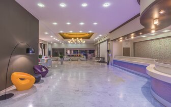 Hotel Kipriotis Hippocrates - vstupná hala s recepciou - letecky zájazd CK Turancar - Kos, Psalidi