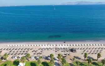 Kipriotis Village Resort – pláž – letecký zájazd CK Turancar – Kos - Psalidi