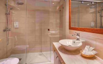 Hotel Neptuno Tossa  - kúpeľňa - letecký zájazd CK Turancar - Španielsko, Tossa de Mar