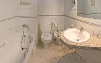 Hotel Costa Brava - kúpeľňa - letecký zájazd CK Turancar, Španielsko, Tossa de Mar