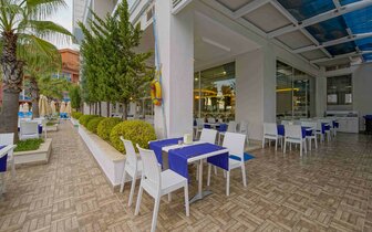 Diamond Elite - reštaurácia s vonkajším sedením - letecký zájazd CK Turancar - Turecko, Colakli