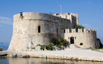 Pevnosť na ostrove Burdzi-Nauplio-Peloponéz-Veľká cesta Gréckom za pokladmi tisícročí-poznávací zájazd CK TURANCAR