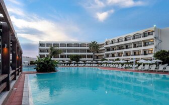 Hotel Sol By Melia Cosmopolitan Rhodes - hotel a bazén - letecký zájazd CK Turancar - Ixia, Rodos Hotel Sol By Melia Cosmopolitan Rhodes - hotel a bazén - letecký zájazd CK Turancar - Ixia, Rodos