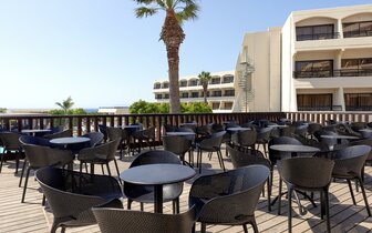 Hotel Sol By Melia Cosmopolitan Rhodes - hlavný bar - letecký zájazd CK Turancar - Ixia, Rodos Hotel Sol By Melia Cosmopolitan Rhodes - hlavný bar - letecký zájazd CK Turancar - Ixia, Rodos