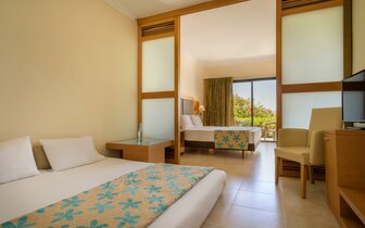 Hotel Sol By Melia Cosmopolitan Rhodes - rodinná izba posuvné dvere - letecký zájazd CK Turancar - Ixia, Rodos Hotel Sol By Melia Cosmopolitan Rhodes - rodinná izba posuvné dvere - letecký zájazd CK Turancar - Ixia, Rodos