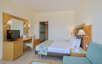 Hotel Sol By Melia Cosmopolitan Rhodes - dvojlôžková izba sea view- letecký zájazd CK Turancar - Ixia, Rodos Hotel Sol By Melia Cosmopolitan Rhodes - dvojlôžková izba sea view- letecký zájazd CK Turancar - Ixia, Rodos