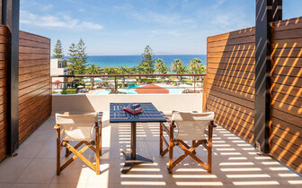 Hotel D´Andrea Mare beach - sedenie na balkóne - letecký zájazd CK Turancar - Ialyssos, Rodos