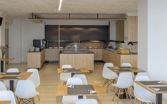 Azure Mare Hotel - bufetové stoly - letecký zájazd CK Turancar - Kréta, Hersonissos