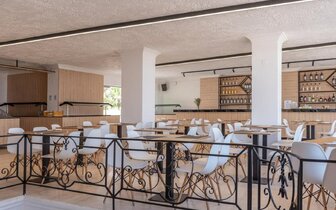 Azure Mare Hotel - reštaurácia - letecký zájazd CK Turancar - Kréta, Hersonissos