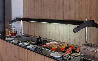 Azure Mare Hotel - bufetové stoly - letecký zájazd CK Turancar - Kréta, Hersonissos