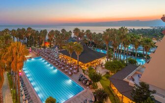 Hotel Meryan - bazén - letecký zájazd CK Turancar - Turecko, Okurcalar