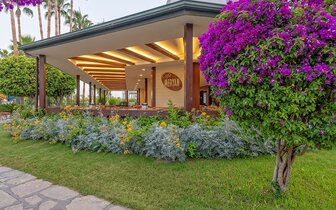 Hotel Meryan - kaviareň - letecký zájazd CK Turancar - Turecko, Okurcalar