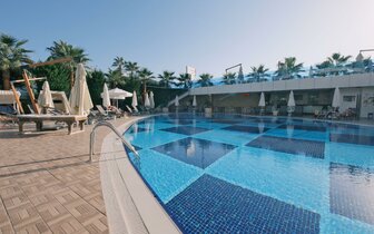 Sunprime C-lounge - bazén - letecký zájazd Turancar - Turecko, Alanya