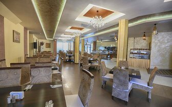 Laguna Beach - reštaurácia - letecká a autobusový zájazd CK Turancar - Bulharsko, Sozopol