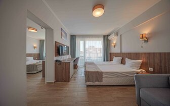 Cinema Hotel - rodinná izba - letecký a autobusový zájazd CK Turancar - Bulharsko, Primorsko