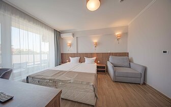 Cinema Hotel - izba - letecký a autobusový zájazd CK Turancar - Bulharsko, Primorsko