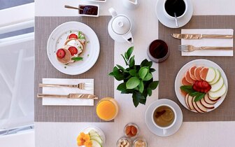 Knossos Beach Bungalows Suites - bufetová reštaurácia - letecký zájazd CK Turancar - Kréta, Kokkini Hani 