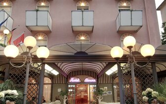 Hotel Vienna Ostenda - Rimini - Taliansko, zájazdy autobusovou a individuálnou dopravou CK TURANCAR