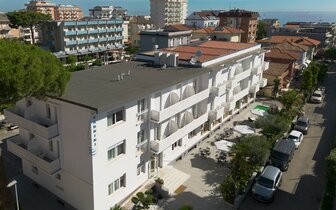 Hotel Vannini - Rimini - Taliansko, zájazdy autobusovou a individuálnou dopravou CK TURANCAR