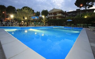 Hotel Vannini - Rimini - Taliansko, zájazdy autobusovou a individuálnou dopravou CK TURANCAR