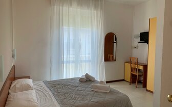 Hotel Carnaby - Viserba di Rimini - dovolenka autobusovou alebo individuálnou dopravou CK TURANCAR