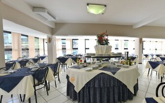 Hotel SENYOR Rimini Taliansko, pobyty a zájazdy individuálnou a autobusovou dopravou CK TURANCAR