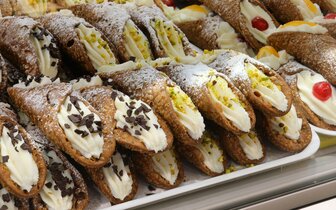 CK Turancar, Letecký poznávací zájazd, Sicília a Egadské ostrovy, cannoli