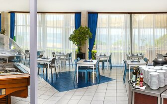 Hotel Holiday Village Sagitta - zájazd CK Turancar - Chorvátsko - Omiš