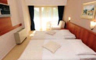 Hotel Pinija - zájazd CK Turancar - Chorvátsko - Petrčane